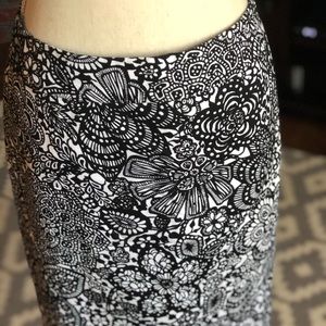 Ann Taylor Black and White Lined Pencil Skirt